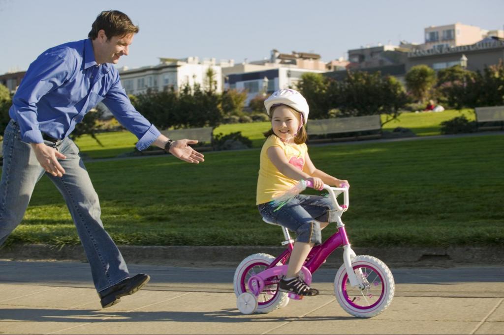 Простые способы научить ребенка кататься на велосипеде. Слез точно не будет