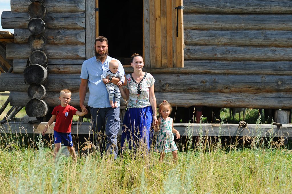 Россиянам, которые переедут в деревню или небольшой город по программе «Земский работник культуры», планируют выплачивать один миллион рублей