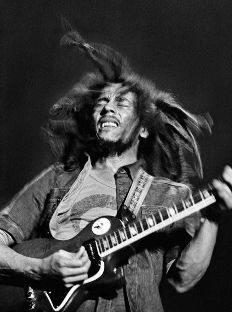 Сорок лет без Боба Марли: 10 редких фото музыканта и истории, стоящие за ними