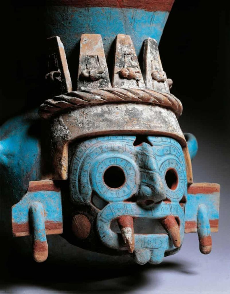 Голубой цвет - цвет богов: египтяне и майя использовали особенный состав, чтобы создать яркий оттенок