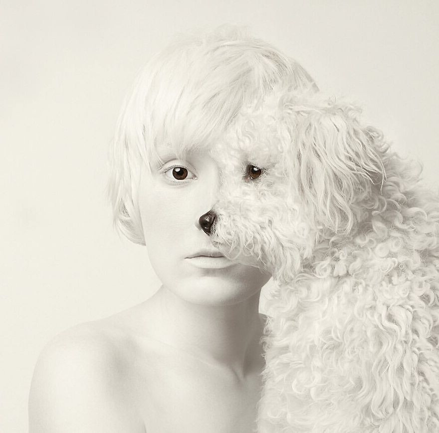 Новые сюрреалистичные работы будапештской художницы Флоры Борси: серия причудливых автопортретов с животными