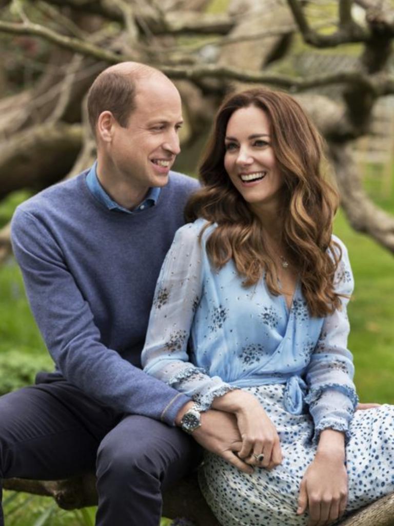 Стали ближе друг к другу. Психолог разбирает фотографии принца Уильяма и Кейт Миддлтон и раскрывает язык тела