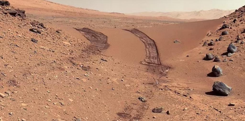 Марсоход НАСА приступил к поиску признаков древней жизни в кратере Джезеро