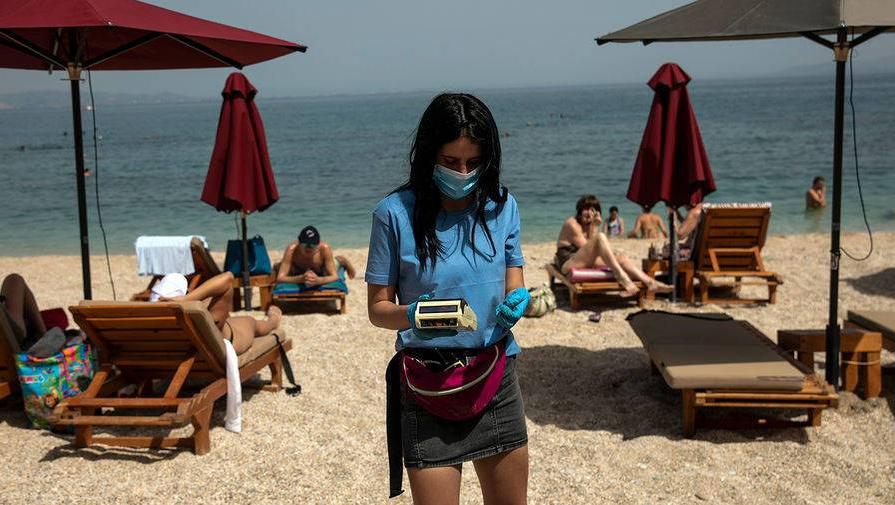 Греция будет принимать туристов, которые сделали прививку российской вакциной «Спутник V», а также китайским препаратом