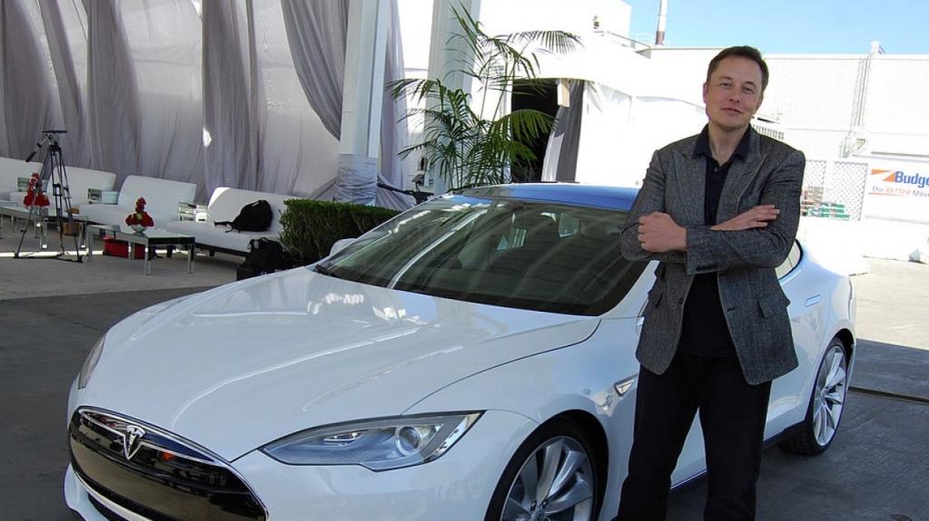 Состояние производителя электромобилей Tesla Motors Илона Маска уменьшилось более чем на 20 миллиардов долларов