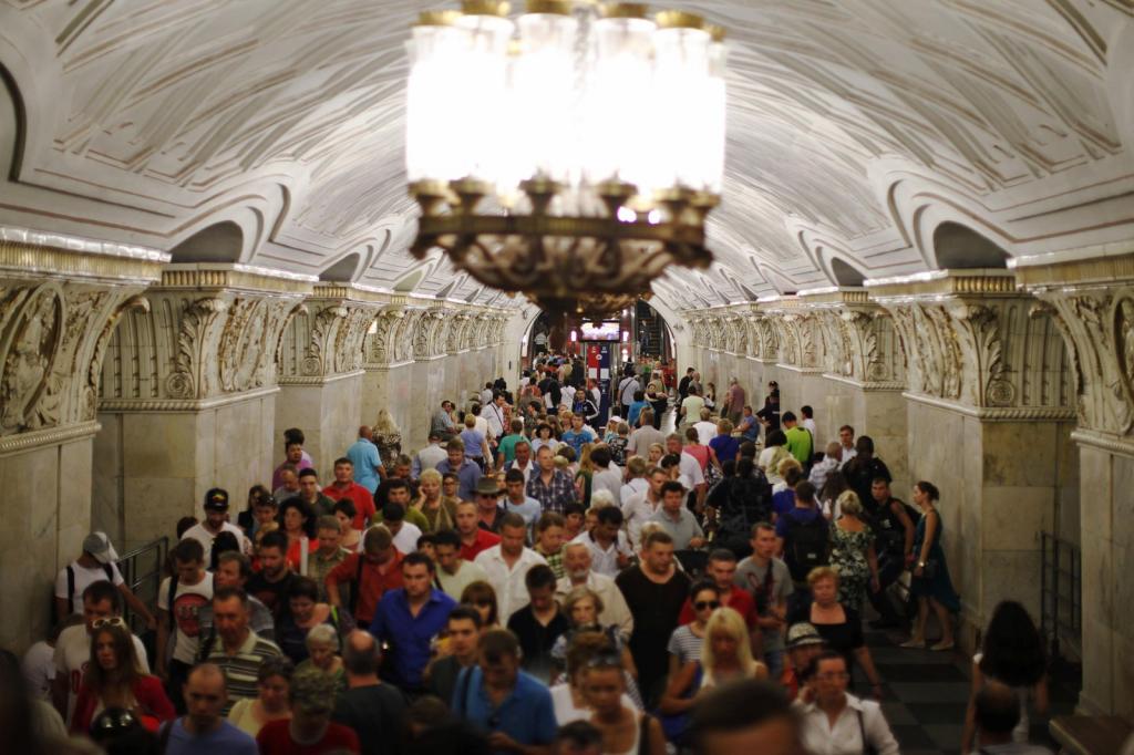 Американец, немец и англичанин: что говорят иностранцы о московском метро, сравнивая его со своим