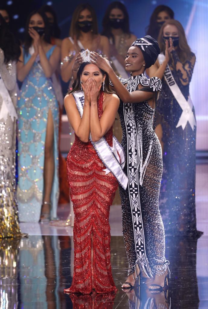 Победительницей "Мисс Вселенная 2021" стала мексиканка Андреа Меза: чем поразила девушка судей (фото)
