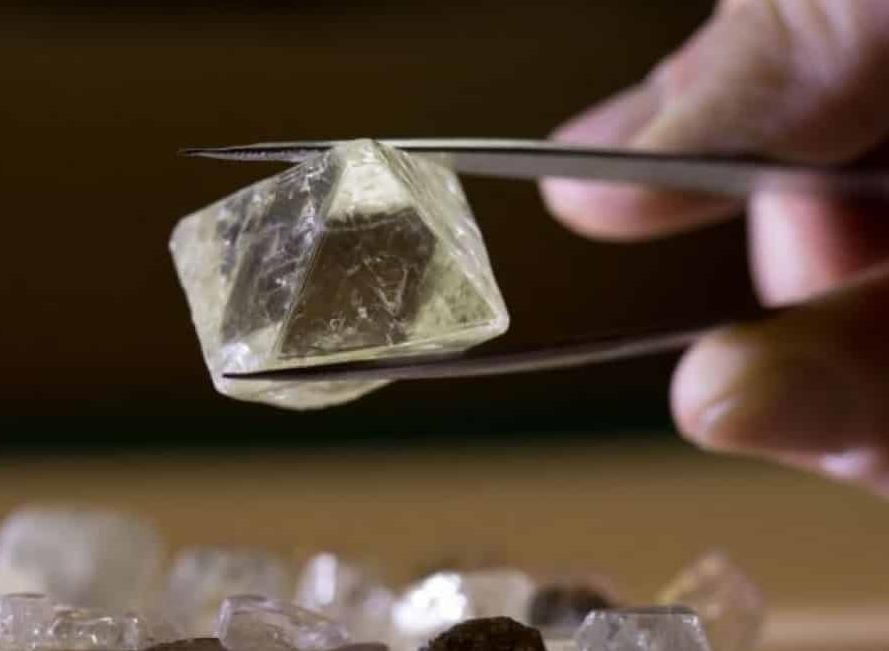 Алмазы для квантовых компьютеров впервые смогли синтезировать ученые из Сибири