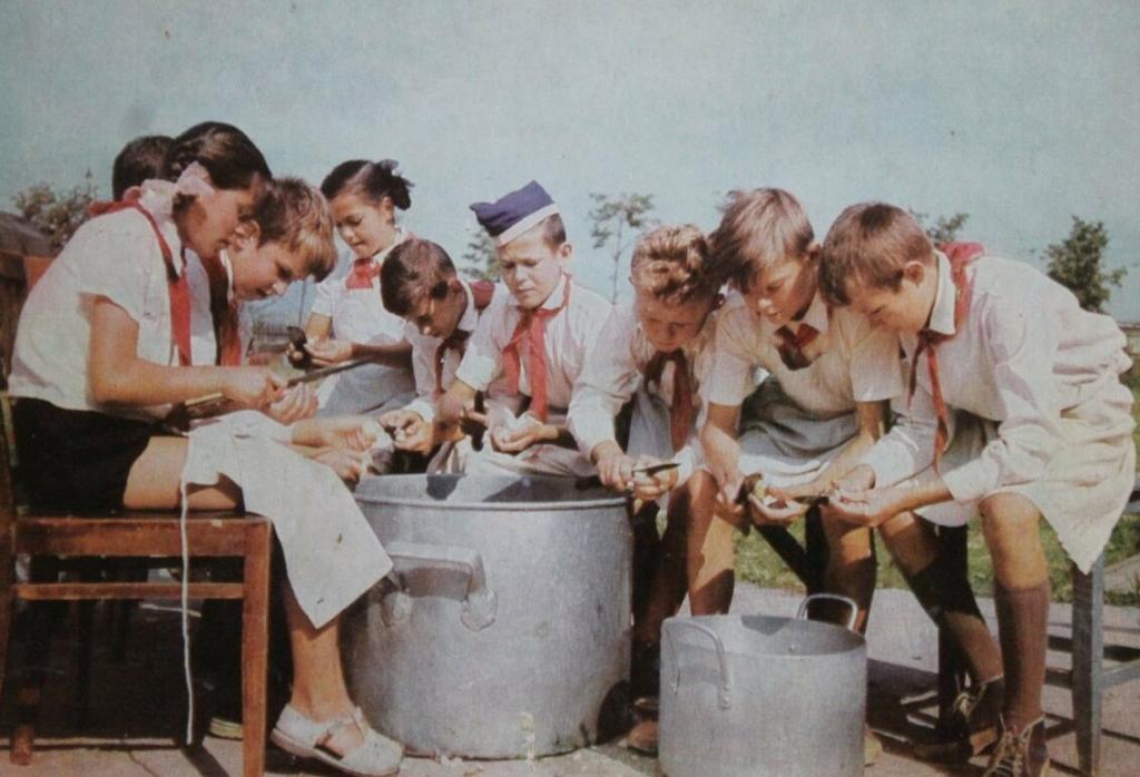 Что может быть общего у советских детей и жителей современной Германии? Их объединяет привычка сортировать мусор