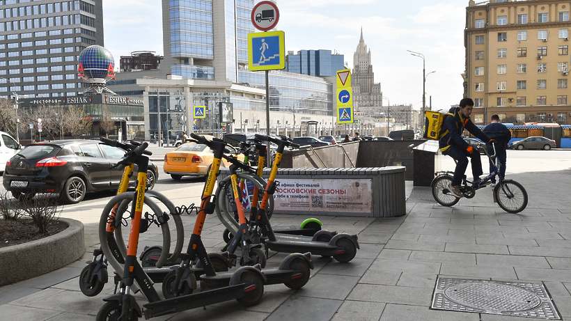 "Такое сделаем и для велосипедов": в Москве ограничат скорость электросамокатов