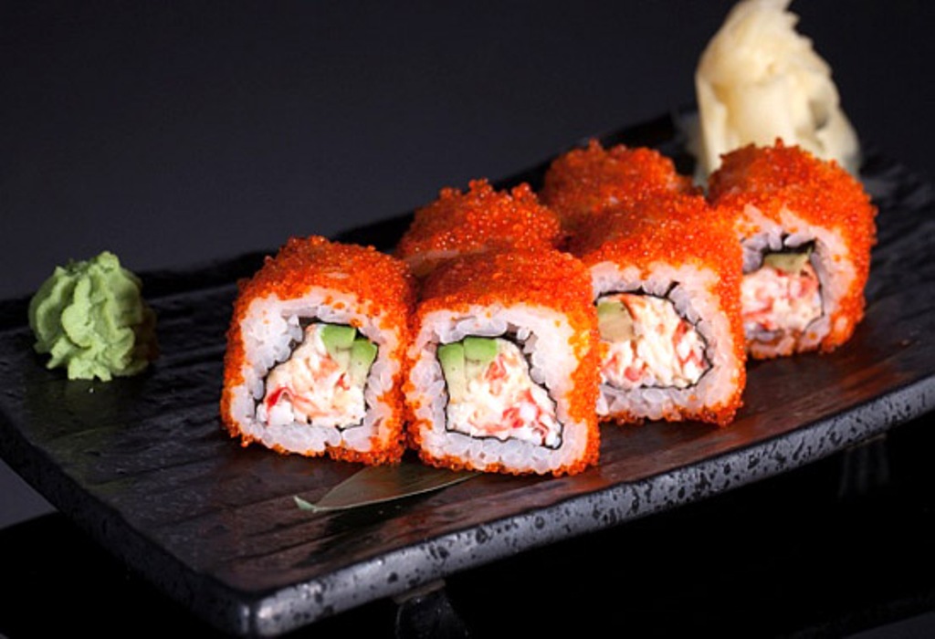Японцы кривятся, когда видят наши суши. Это блюдо у них выглядит совсем по-другому (фото)