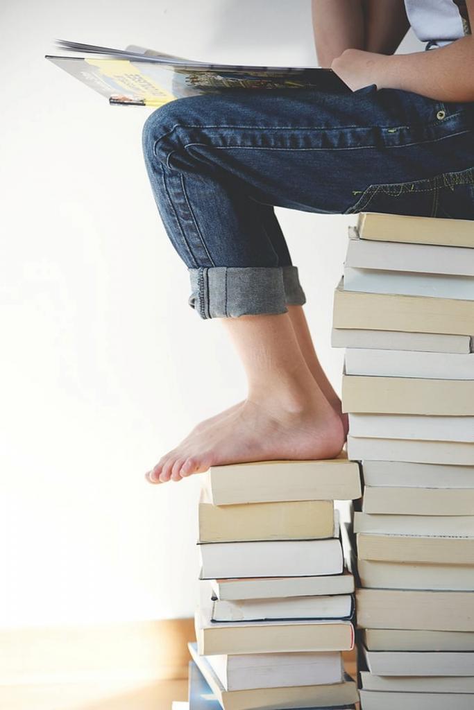 Для тех, кто не любит читать: 7 нетипичных советов, чтобы покорить десятки книг