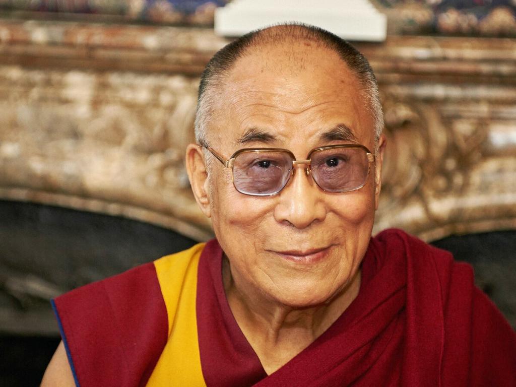 Почему счастливые люди не отмечают день рождения: мудрое объяснение Далай-ламы (и приметы, связанные с этим днем)