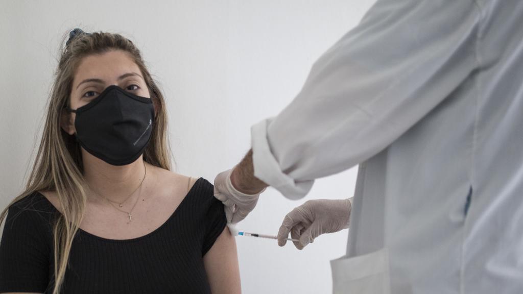 В России назвали сроки запуска туров для желающих привиться отечественными вакцинами от коронавируса
