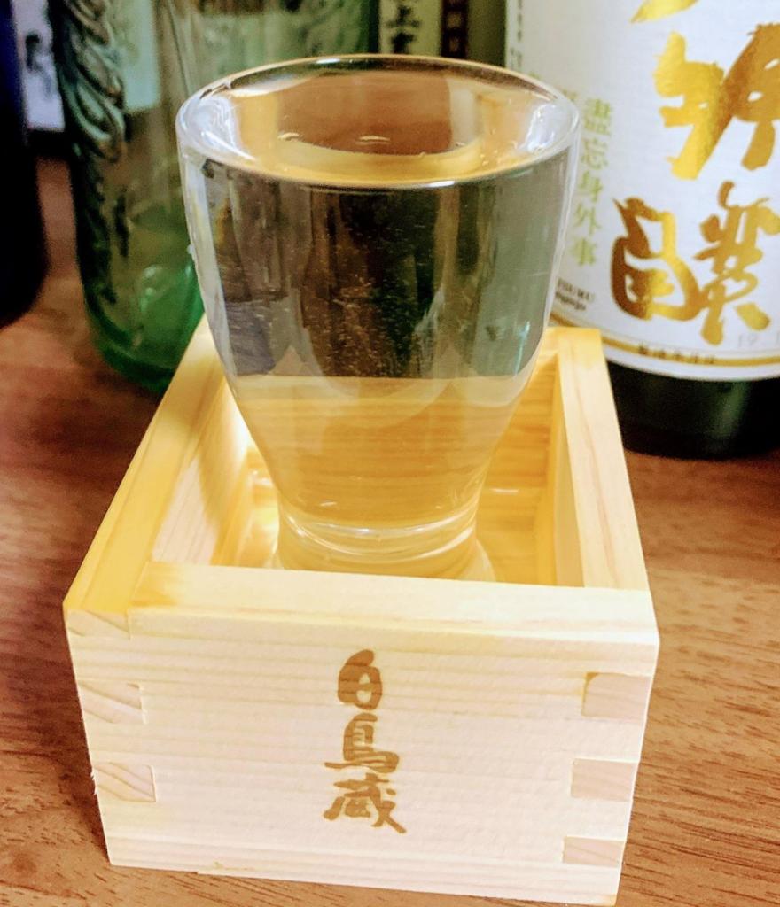 Из каких чашек лучше пить саке: для этого японцы придумали несколько вариантов посуды