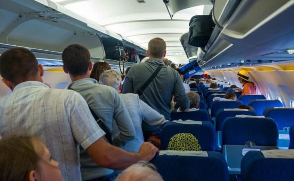 Нельзя ходить босиком: 3 правила, которые часто нарушают пассажиры самолетов