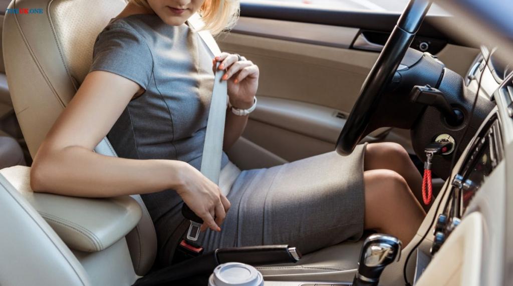 Верхняя часть ремня безопасности не должна касаться шеи: пристегиваемся в автомобиле правильно