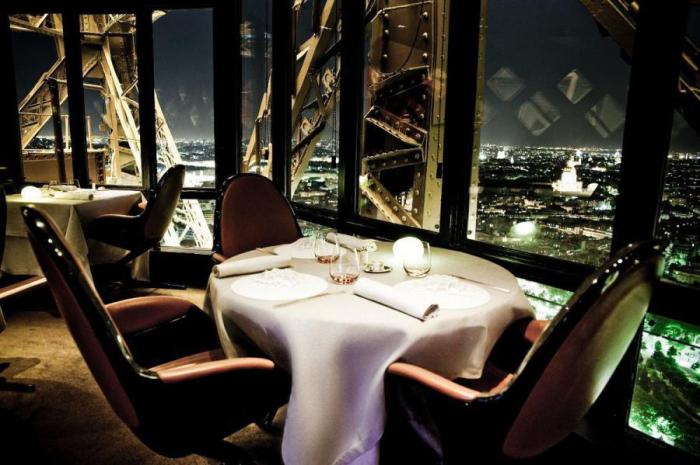 ресторан с видом на париж