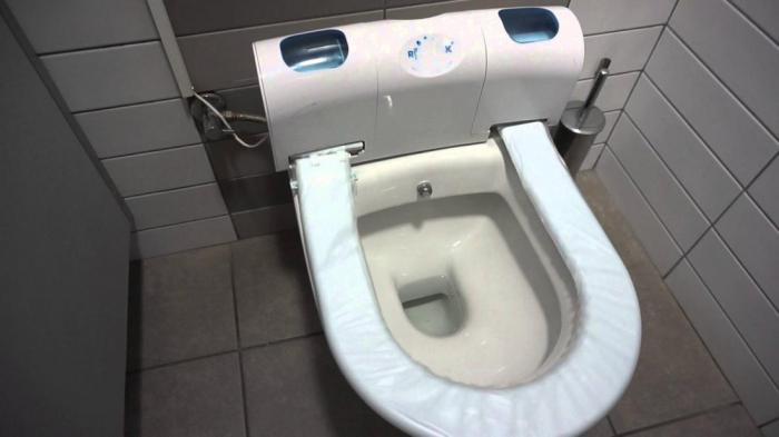 Действительно ли запрещено посещать туалет во время взлета самолета 