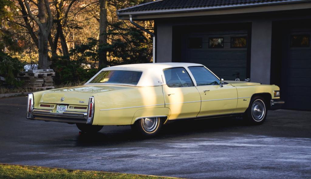 Шестиметровый Cadillac Fleetwood Brougham, принадлежавший Элвису Пресли, продан на аукционе в Швеции