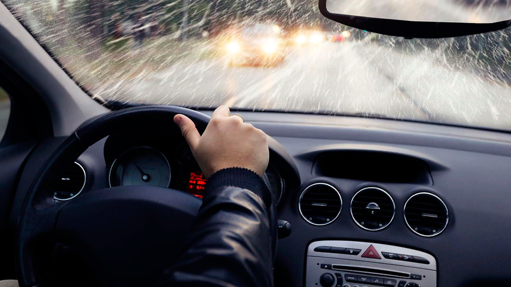 Поляризованные очки - лучший помощник водителю в дождливую погоду