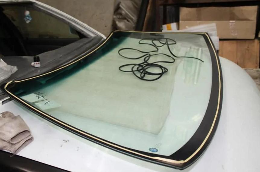 Автомобильное акустическое стекло как способ снизить уровень шума в салоне