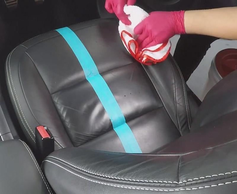 Как ухаживать за кожаным салоном автомобиля: правила очистки и защиты в зависимости от вида материала