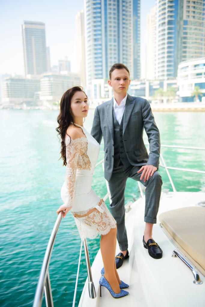 Артем Маслов с супругой на яхте