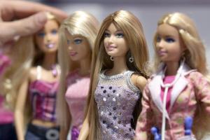 Эмоциональная поддержка в виде куклы Барби: новый тренд
