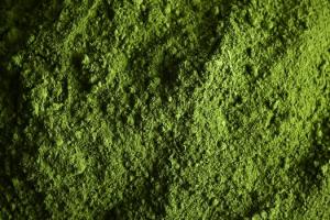 Что такое зеленая соль и почему ее стоит включить в свой рацион: что надо знать о растительном аналоге хлорида натрия