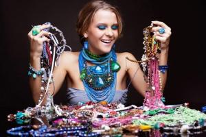 Экстравагантные ожерелья или бижутерия: выбор украшений многое расскажет о нашей индивидуальности
