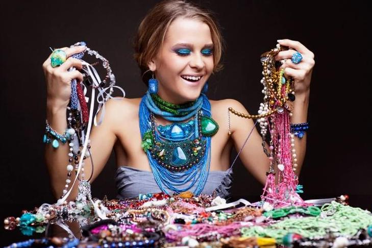 Экстравагантные ожерелья или бижутерия: выбор украшений многое расскажет о нашей индивидуальности
