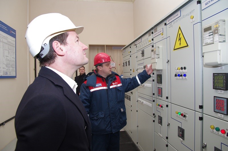 Павел Ливинский посещает электростанцию в Калининградской области