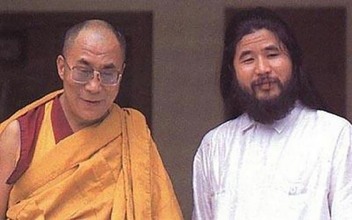 Асахара и Далай-лама