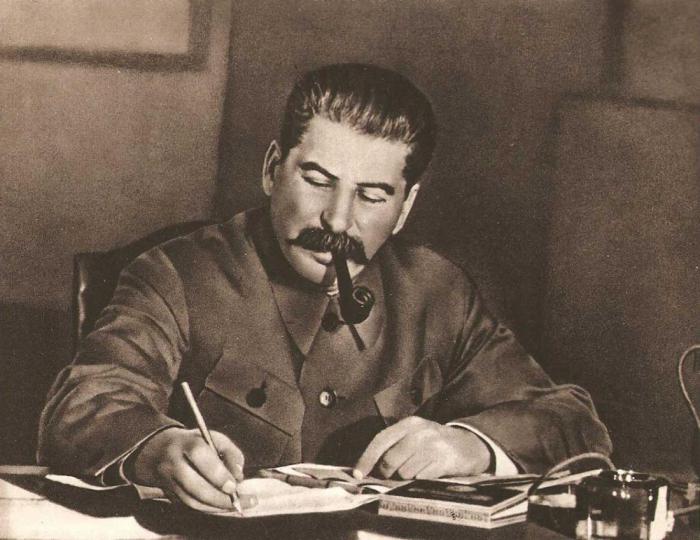 Сталин посоветовал Судоплатову презентовать конфеты Коновальцу