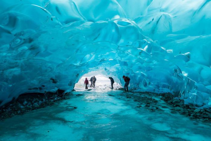 Ледяные пещеры Аляски