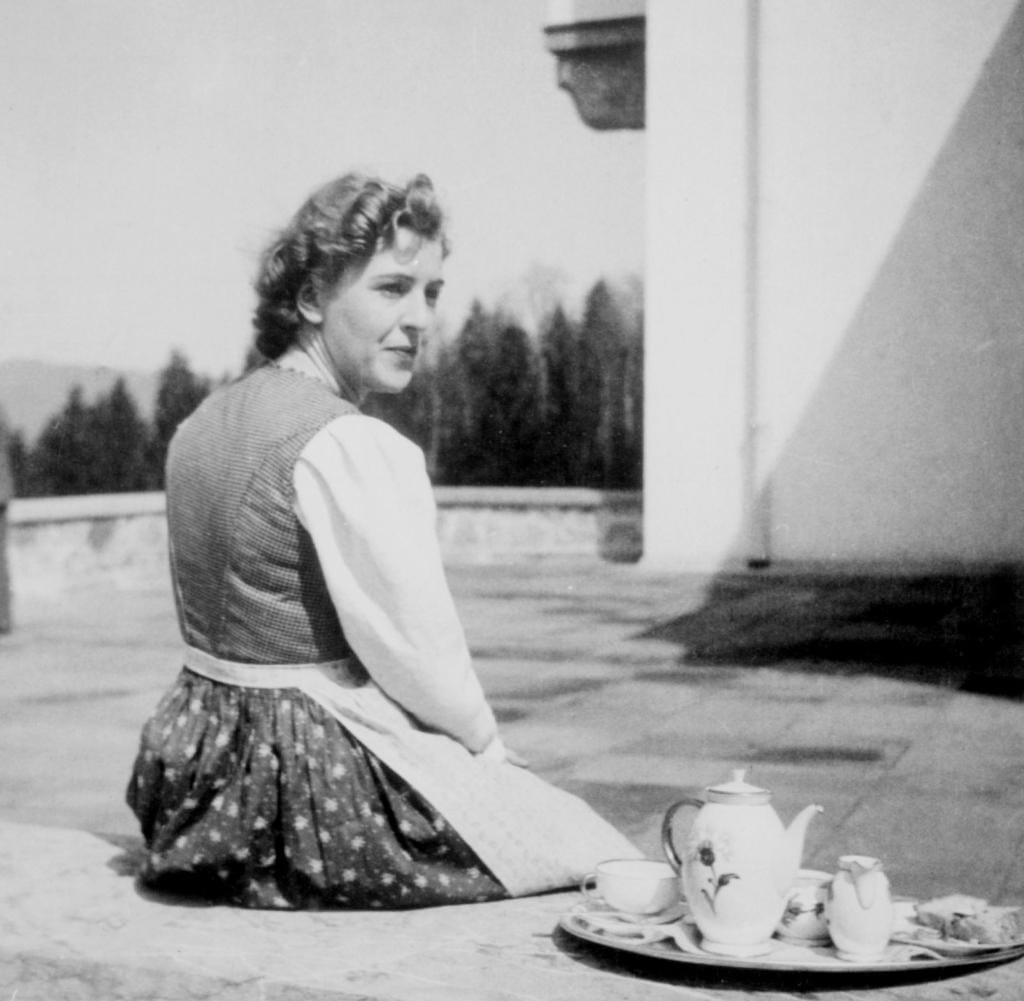 16 лет любовница, 36 часов жена: история Евы Браун, отдавшей жизнь Гитлеру