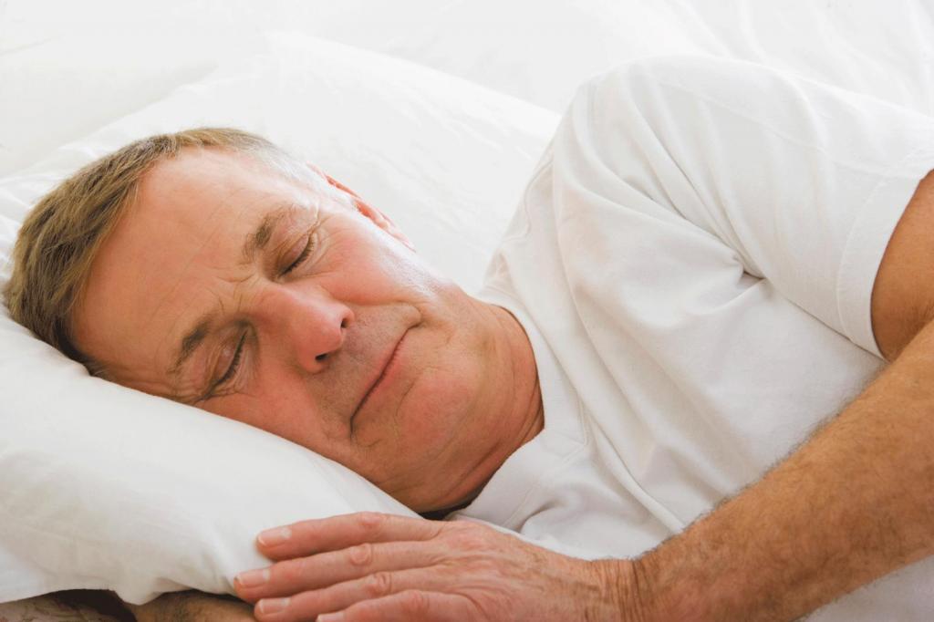Спим в правильном положении: какую позу принять, чтобы не было проблем со здоровьем?
