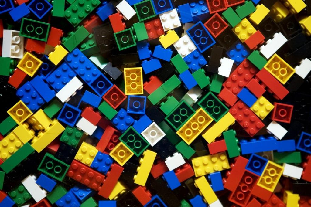 Почему конструкторы "Лего" так называются, откуда пошло это название?