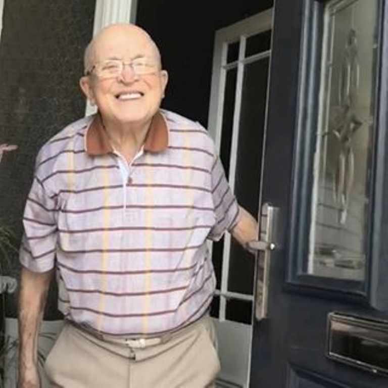 Студентка сделала своего 87-летнего деда звездой Интернета (видео)