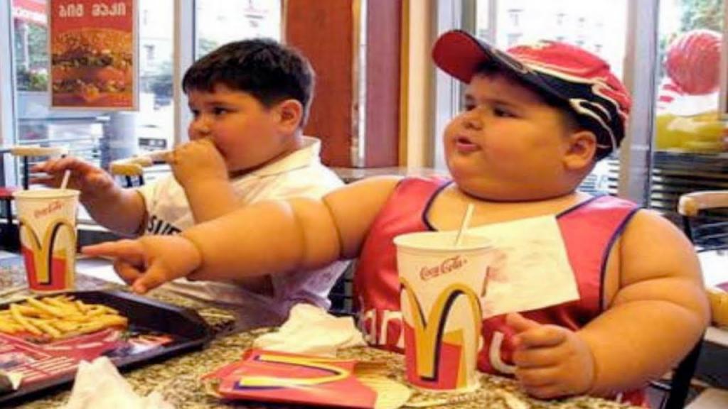В ожирении многих детей виноваты родители. Как исправить ситуацию?