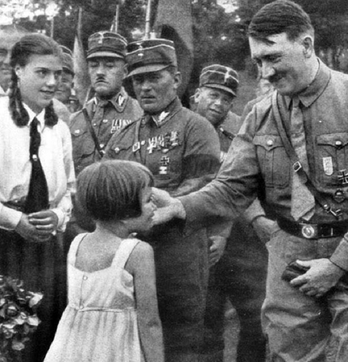 Неизвестный Гитлер: фотографии, которые фюрер прятал от общественности