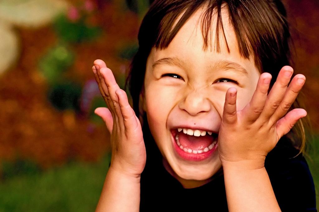 Улыбнитесь! Исследования доказали, что смех положительно влияет на работу мозга