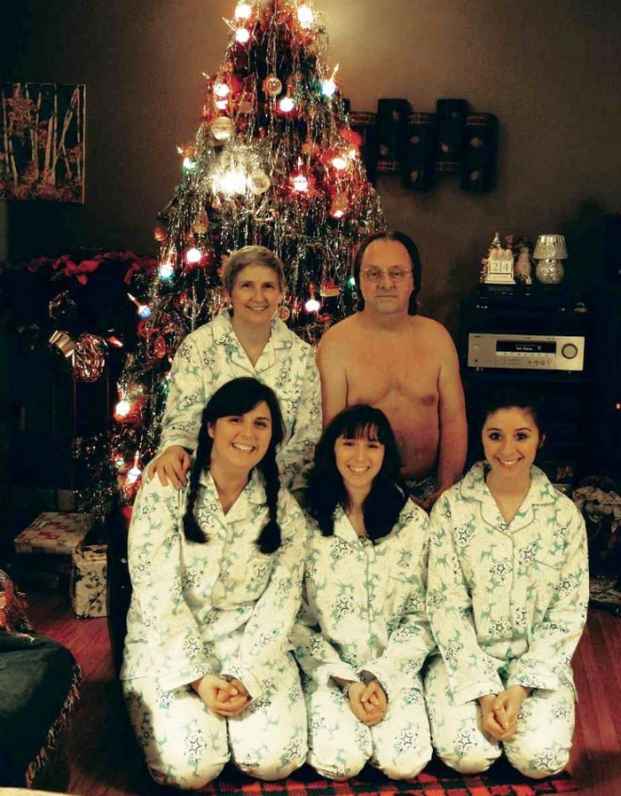 Интересная подборка странных, смешных и не очень удачных рождественских фотографий