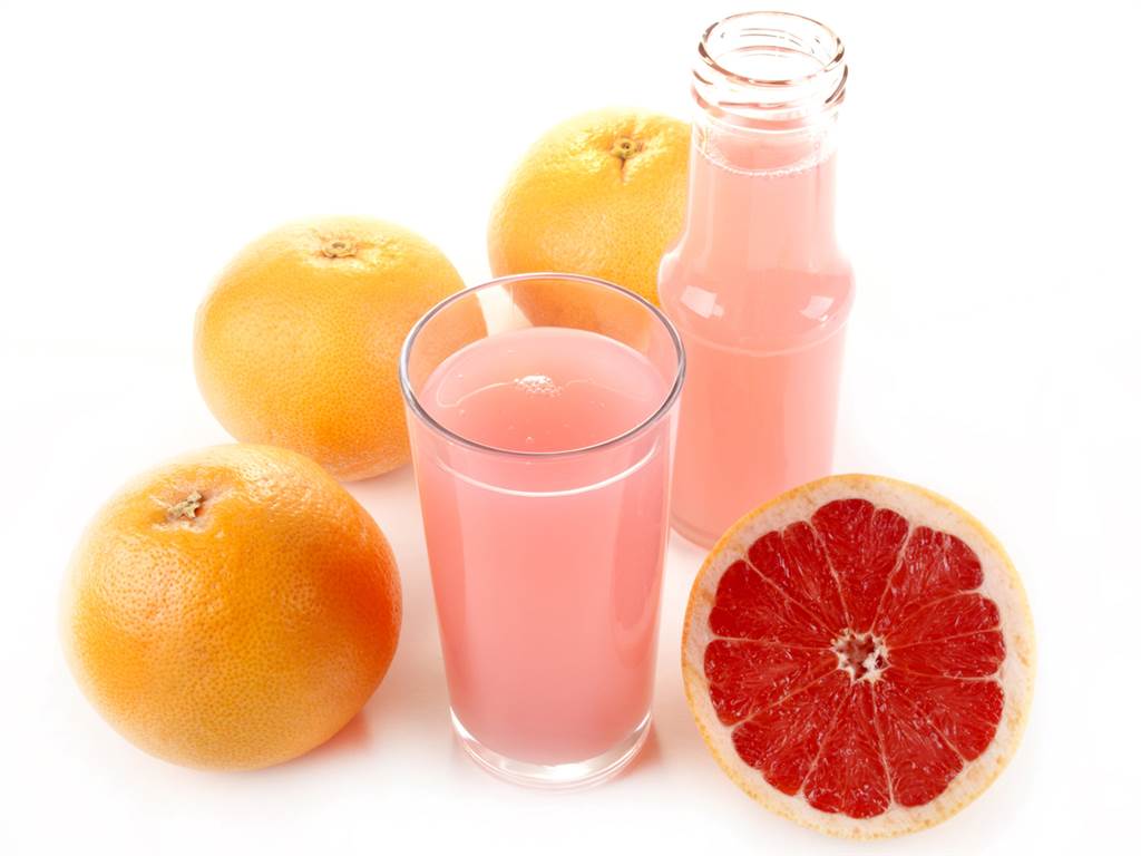 Опасно для жизни: сок грейпфрута нельзя сочетать с некоторыми лекарствами