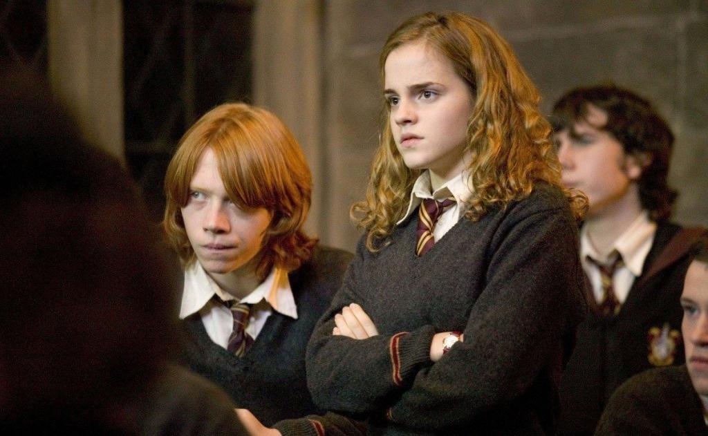 Автор книг о Гарри Поттере удивила поклонников, рассказав "грязные" факты из жизни школы магии