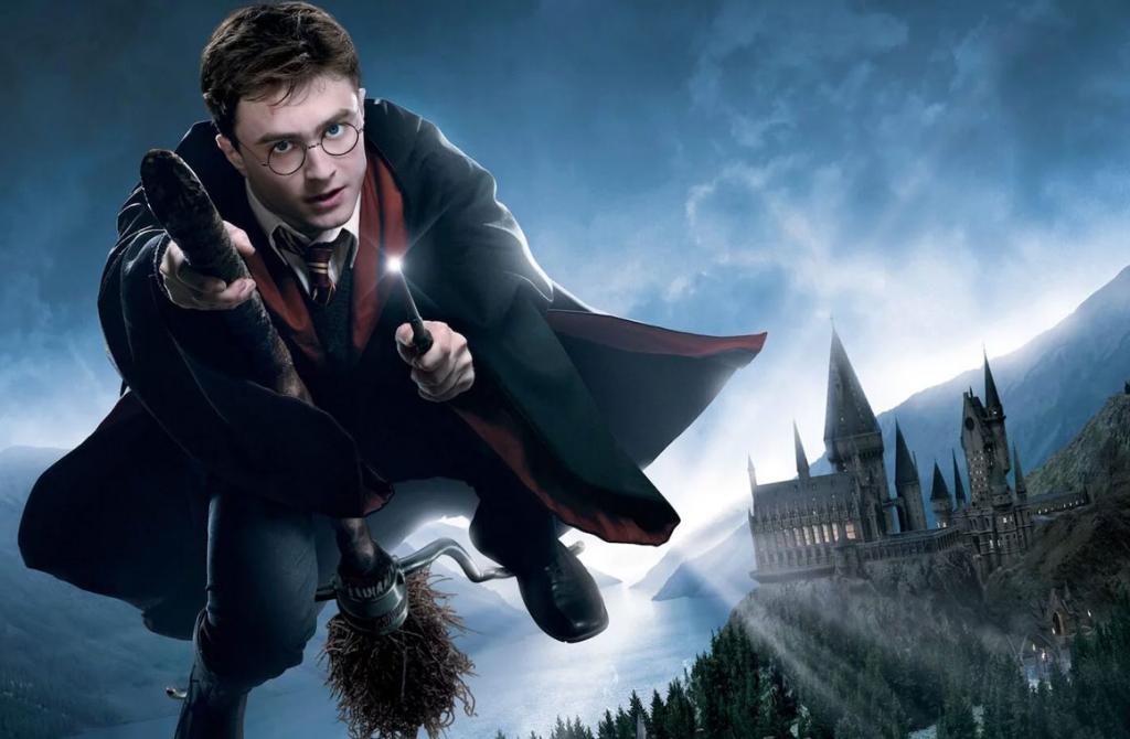 Автор книг о Гарри Поттере удивила поклонников, рассказав "грязные" факты из жизни школы магии