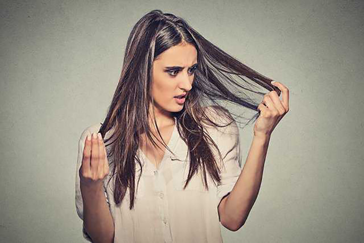 8 интересных причин, почему не стоит вырывать седые волосы