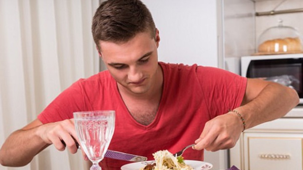 Диетологи выяснили: еда в одиночестве грозит проблемами со здоровьем