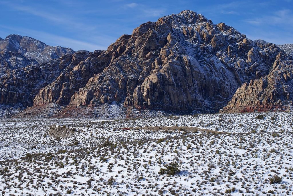 Вы не поверите, но снег бывает даже в пустыне: удивительные места, в которые тоже может прийти зима